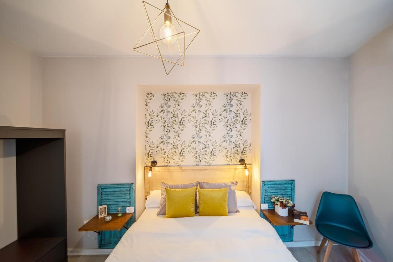 Apartamentos San Pedro Sevilla Eksteriør bilde