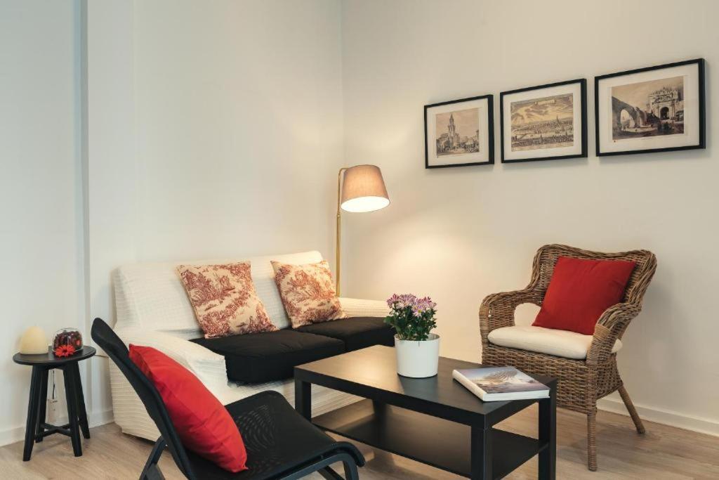 Apartamentos San Pedro Sevilla Eksteriør bilde